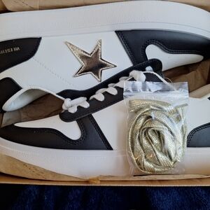 Vintage Havanna Dakota Black and White Sneakers with Gold Metallic Star